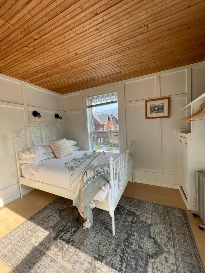 Three Peaks Banff Villa Ngoại thất bức ảnh