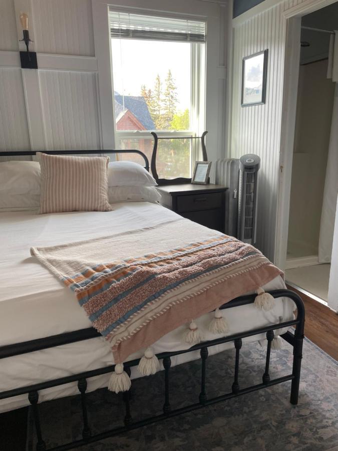 Three Peaks Banff Villa Ngoại thất bức ảnh
