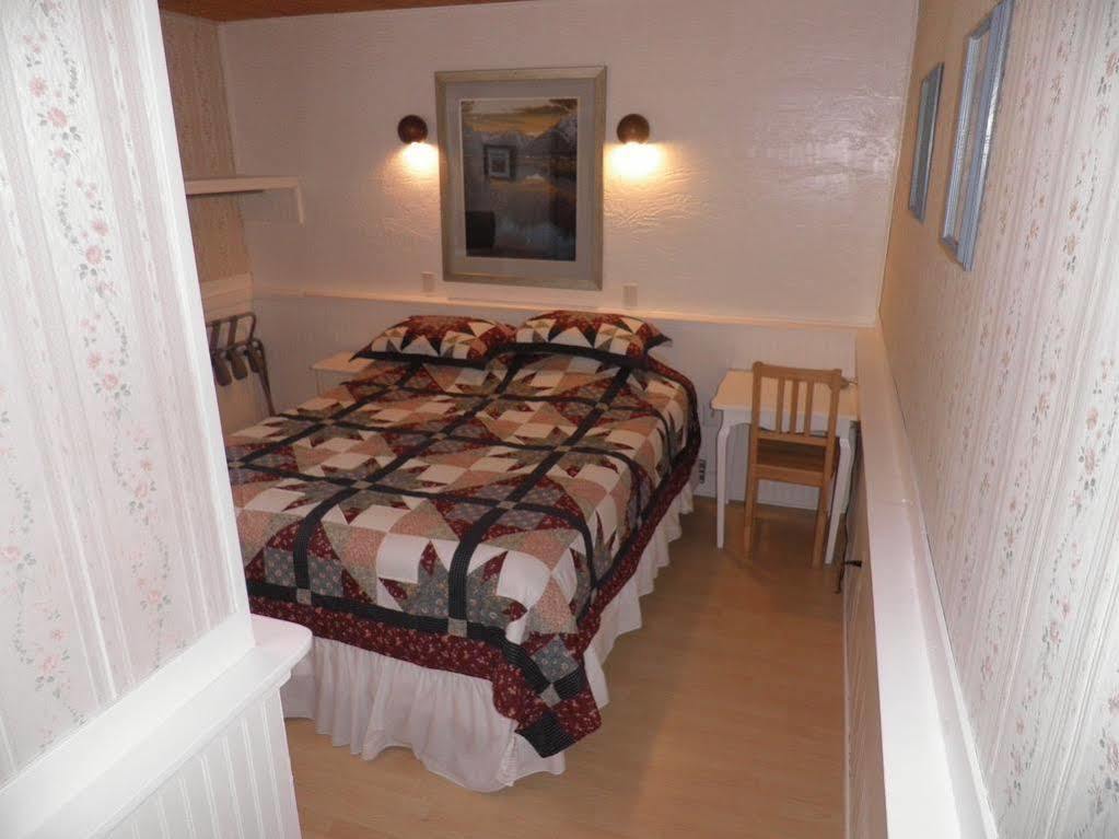 Three Peaks Banff Villa Ngoại thất bức ảnh
